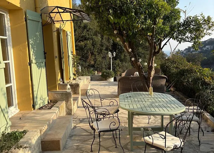 Villa House On The Hill